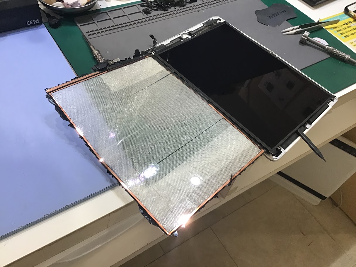 iPad9のタッチガラス交換ならデータそのまま修理可能なスマホ修理工房西八王子店へ！